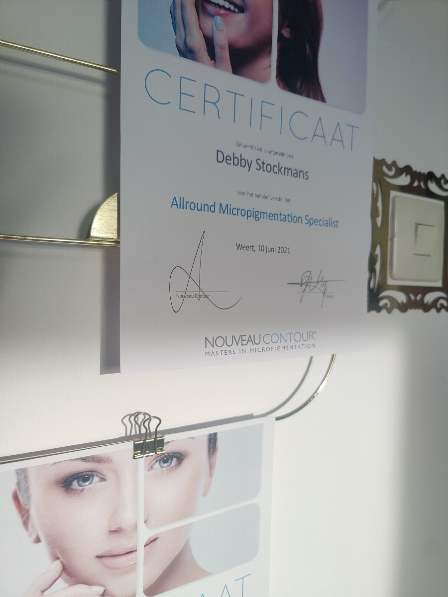 Debs PMU Salon certificaten